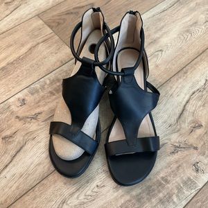Journey size 7.5 Sandals